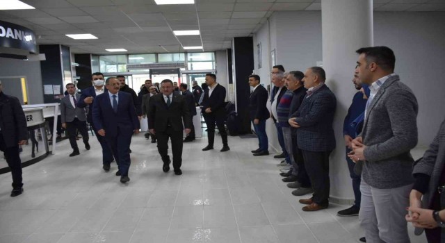AK Parti, MYKda alınan karar sonrası belediye ziyaretlerine başladı