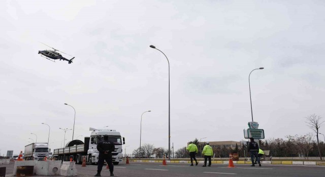 Aksarayda helikopter destekli trafik denetimi