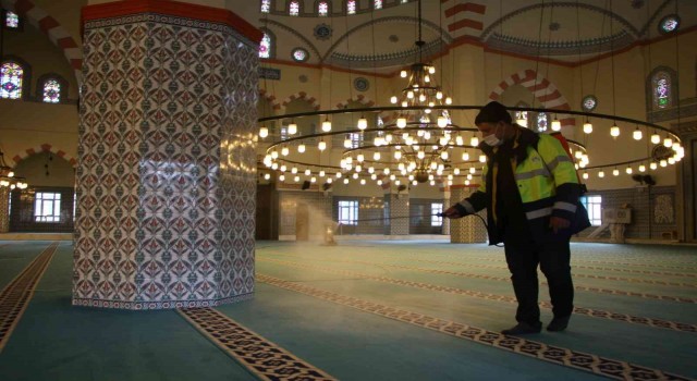 Akyazıda camiler gül kokacak
