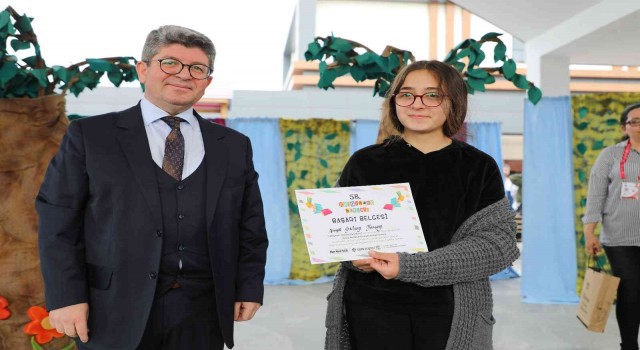 Alanyada en çok kitap okuyanlar ödüllendirildi