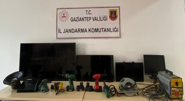 Altın hırsızı jandarmadan kaçamadı