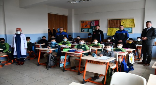 Altınova Belediyesinden öğrencilere Bilinçli Tüketici eğitimi