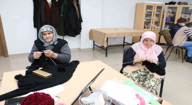Amasyalı “süper nineler” yaptıklarıyla gençlere taş çıkarttı