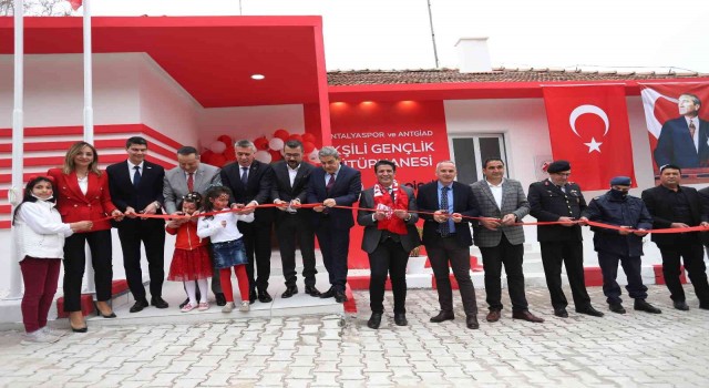 Antalyaspor Ekşili Gençlik Kütüphanesi açıldı