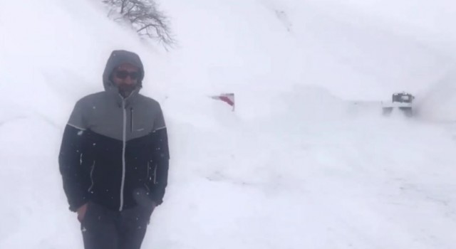 Artvin-Ardahan karayolu Sahara Dağı Geçidine çığ düştü