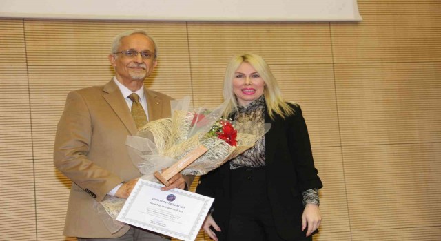 AÜ Rektörü Özkan: “İnsanlık çevreyi yok ederken kendi geleceğini yok ediyor”