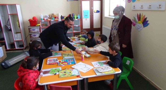 Aydından Batmana öğretmen ve öğrencilerden gönül köprüsü