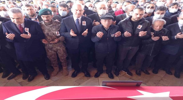 Aydınlı şehit, son yolculuğuna uğurlanıyor (2)
