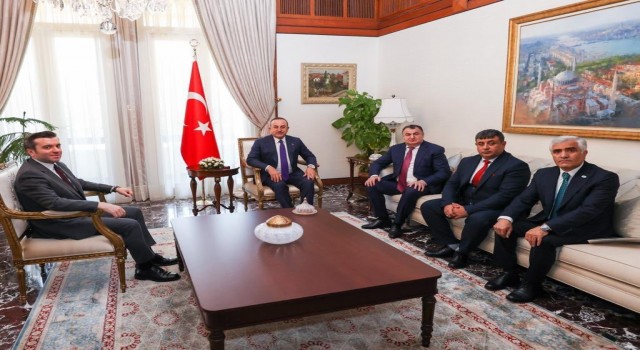 Bakan Çavuşoğlu, DATÜB yetkililerini ağırldı