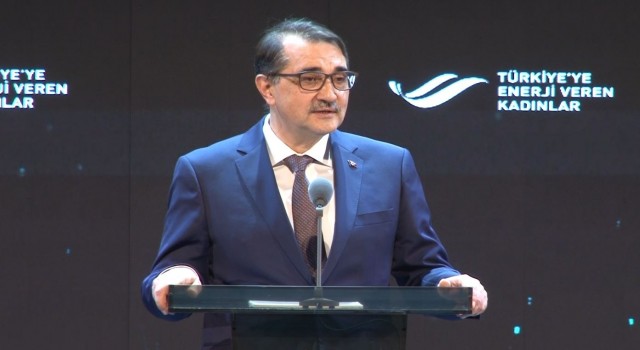 Bakan Dönmez: “Türkiyenin en büyük projelerinde kadınların dokunuşunu göreceksiniz”