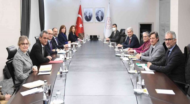 Bakan Özer, Avrupa Eğitim Vakfı heyetini kabul etti