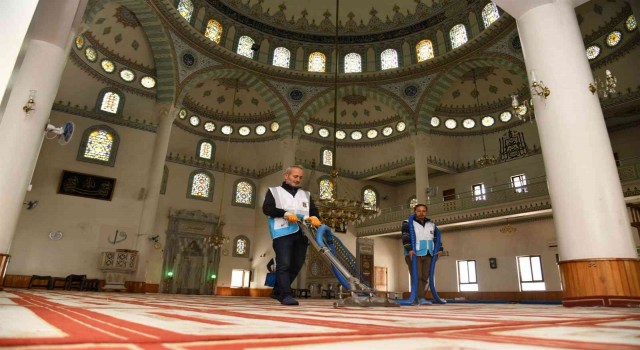 Balıkesir Büyükşehir, ibadethaneleri Ramazan Ayına hazırlıyor