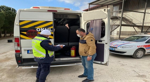 Balıkesirde 49 aranan şahsa operasyon