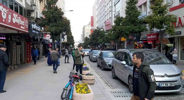 Balıkesirde hava sıcaklığı 18 dereceyi gördü