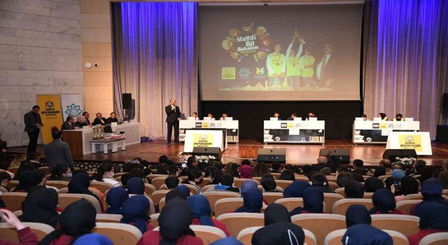 Başkan Altay “Haydi Bil Bakalım” finalinde öğrencilerin heyecanına ortak oldu