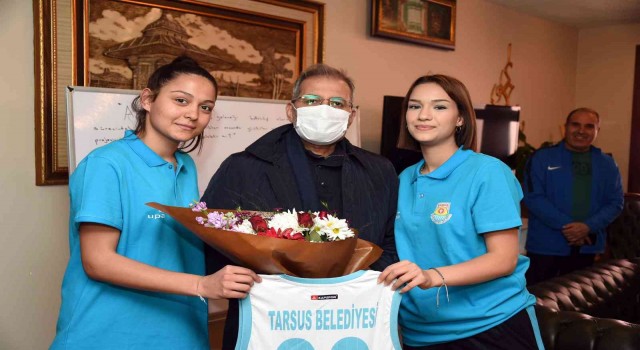 Başkan Bozdoğan, şampiyon sporcularla bir araya geldi