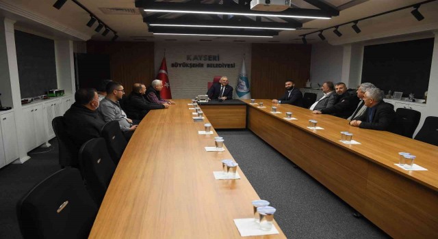 Başkan Büyükkılıça esnaflardan teşekkür ziyareti