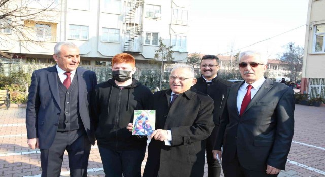 Başkan Büyükkılıça Kariyer Günlerinde fotoğraf sürprizi