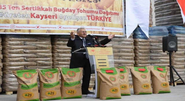 Başkan Büyükkılıçın üreticiye tohum desteği sürüyor