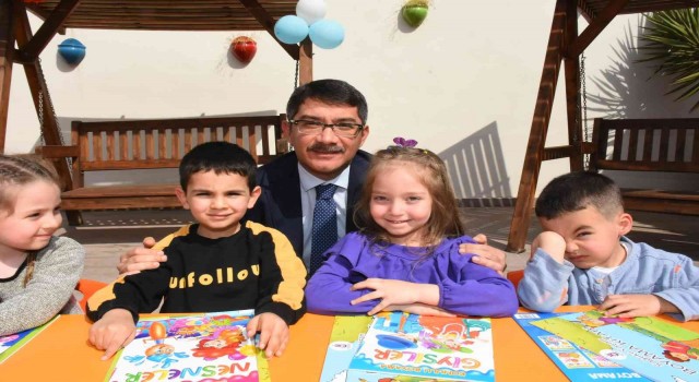 Başkan Çelik Kütüphaneler Haftasında öğrencilerle buluştu