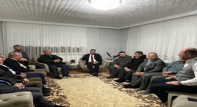 Başkan Çetin, kız isteme merasimine katıldı