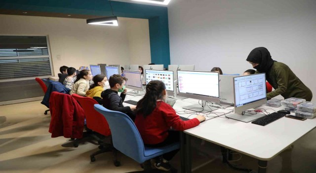 Başkan Dr. Palancıoğlu: Çocuklar, robotik kodlama eğitimi ile beceri kazanıyor