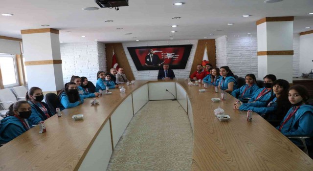 Başkan Özdemir: “Her zaman öğrencilerimizin yanındayız”