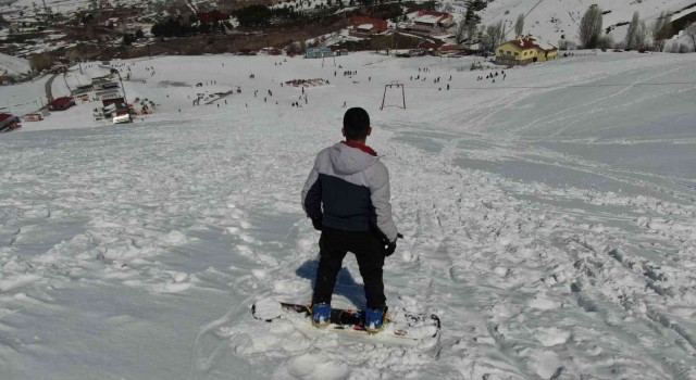Başkentliler kar sezonunu Elmadağda kapattı