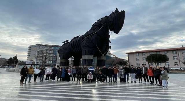 Batman Üniversitesi öğrencileri Sivas Ankara ve Çanakkaleyi gezdi