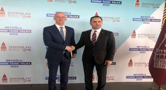 Beyoğlunda 48 ülkenin Başkonsolosu toplantıda bir araya geldi