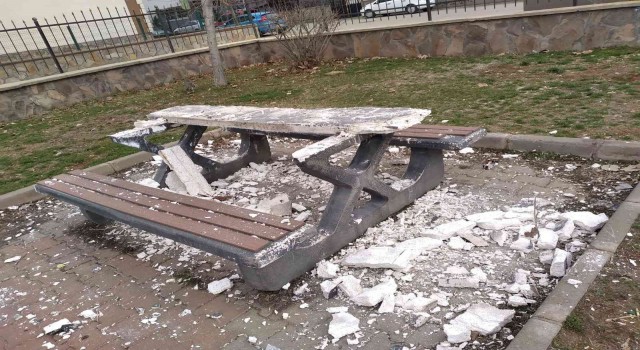 Bingölde park alanlarına zarar veriliyor