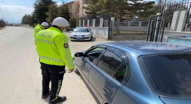 Bolvadinde asayiş ve trafik denetimleri devam ediyor