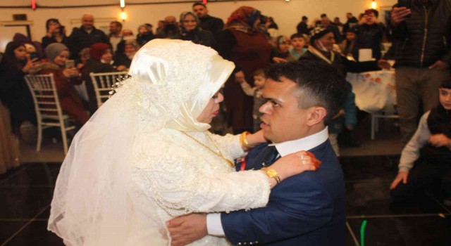 Boyları küçük aşkları büyük
