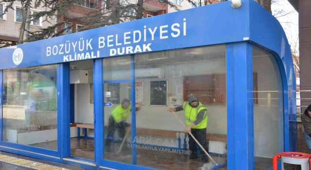 Bozüyükte duraklar yıkanıyor