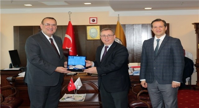 Bulgaristan eski Çevre Bakanı Çakırovdan Rektör Tabakoğlu ile görüştü