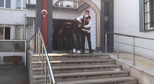 Bursada mazgal ve rögar kapağı hırsızları yakayı ele verdi