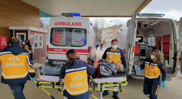 Bursada üçüncü kattan düşen işçi ağır yaralandı