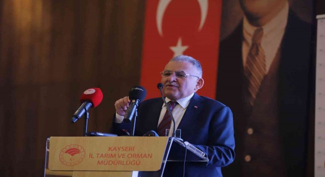 Büyükkılıç, İç Anadolu Bölgesi Bilgilendirme ve İstişare Toplantısında tarım desteklerini anlattı