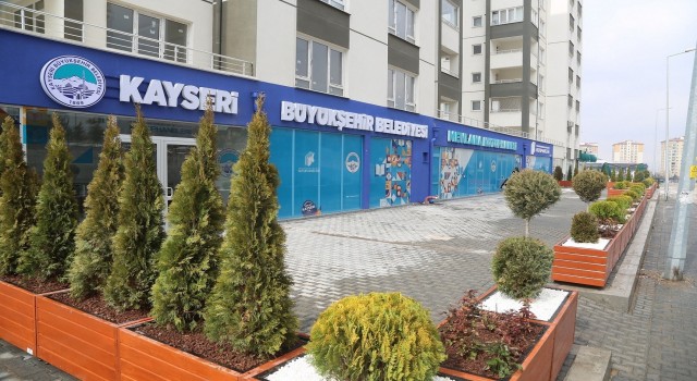 Büyükkılıçtan Kütüphaneler Haftasında kütüphane hediyesi