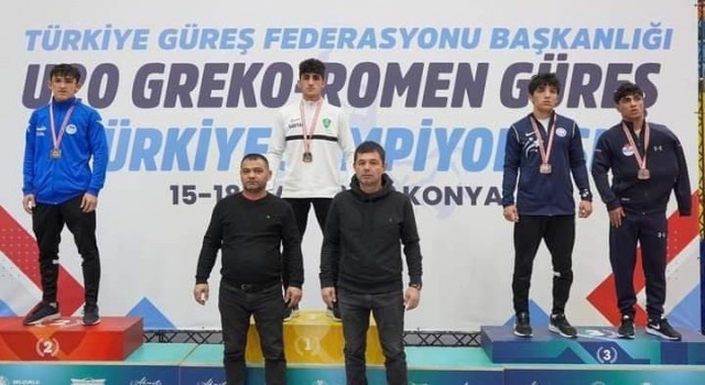 Büyükşehir Sporcuları Türkiye Güreş Şampiyonasından madalya ile döndü