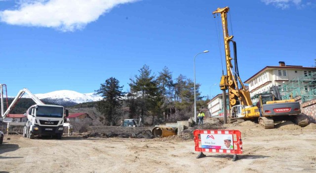 Çamlıyaylaya katlı otopark yapılıyor