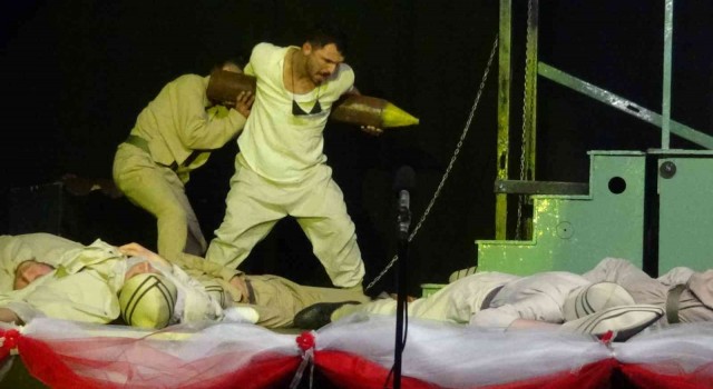 Çanakkale Kahramanı Seyit Onbaşının Havranlı torunları Koca Seyitin hayatından bir kesit sunan Vatan sağ olsun adlı oyunlarını Cumhurbaşkanlığı Külliyesinde oynamak istiyorlar.