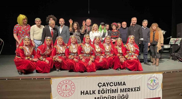 ‘Çaycuma Gecesi tiyatro oyunu, izleyenlerden büyük beğeni aldı