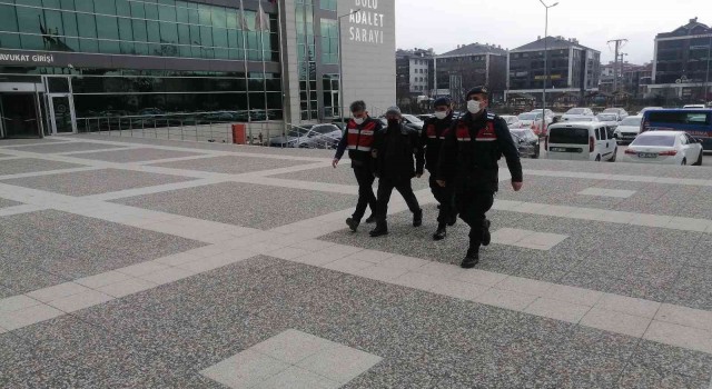 Cezaevlerindeki terör örgütü üyelerine finansman sağladıkları iddia edilen 21 kişiden 1i adliyeye sevk edildi