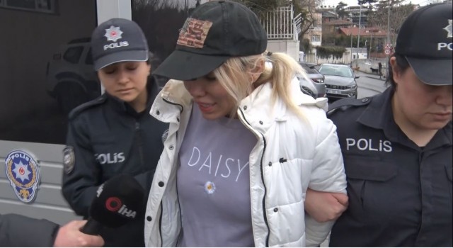Ciciş kardeşlerden Esra Ersoy çocuğa cinsel istismar” suçundan gözaltına alındı