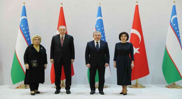 Cumhurbaşkanı Erdoğan, Özbekistanda resmi törenle karşılandı