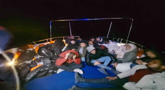 Datçada 14 düzensiz göçmen kurtarıldı