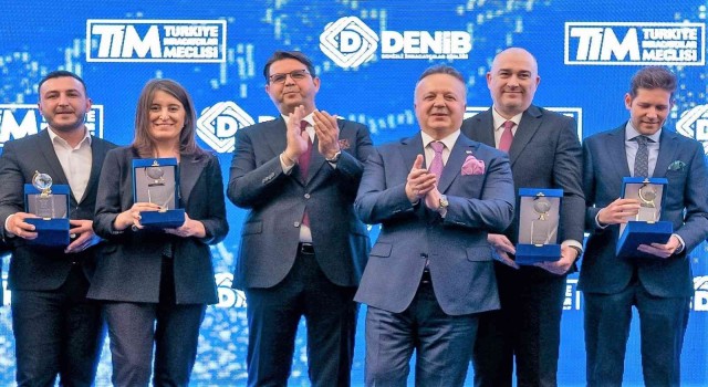 Denizlide 2021 ihracatının yıldızları törenle ödüllendirildi