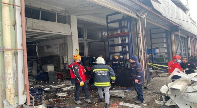 Diyarbakır Valiliğinden patlamaya ilişkin açıklama: 5i ağır 10 yaralı