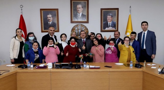 Down sendromlu çocuklar Rektör Kızılayın konuğu oldu